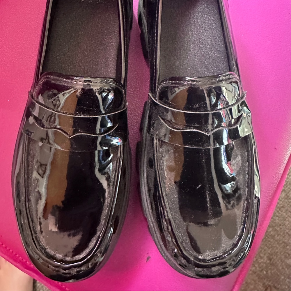 Halston size 10 platform loafers